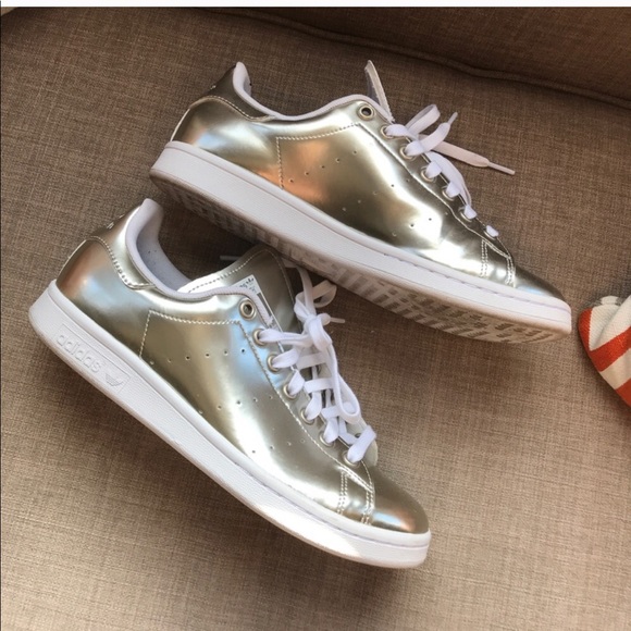 Metallic Stan Smith sneakers. Size 9.5 - Picture 3 of 4